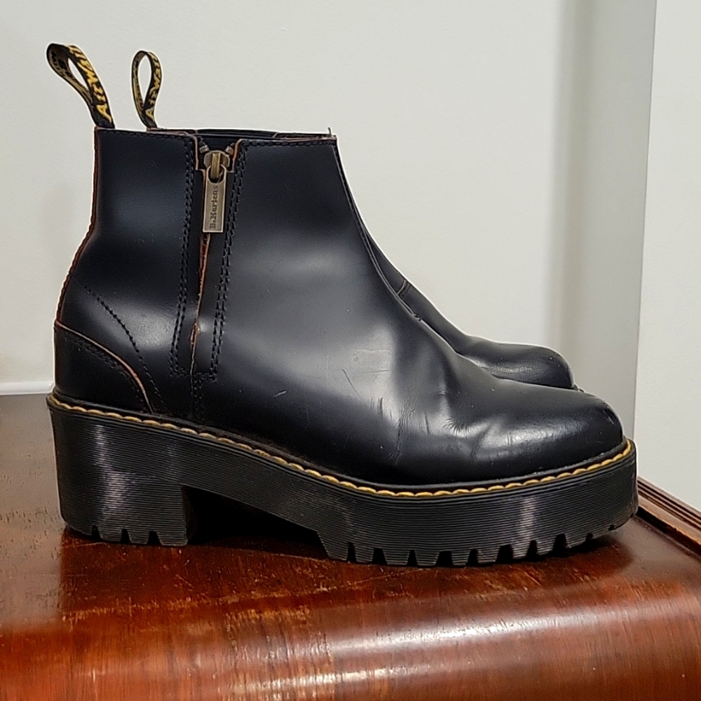 Dr. Martens Chelsea Chunky Zip 8